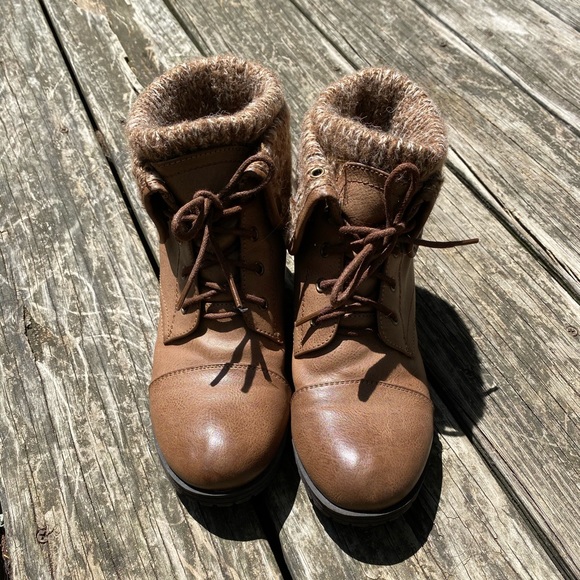 Boots - Picture 2 of 3